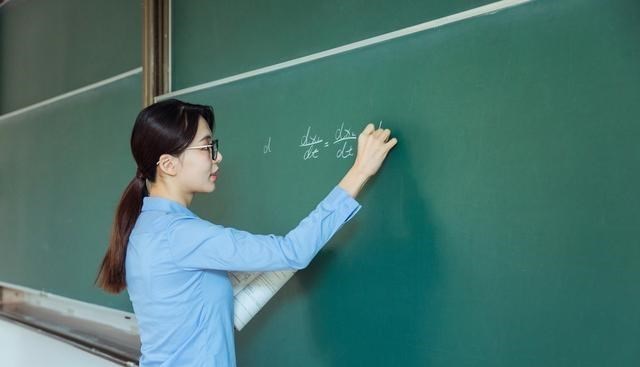 「教育部」教育部最新通知：这类毕业生没有证，也能够成为教师！