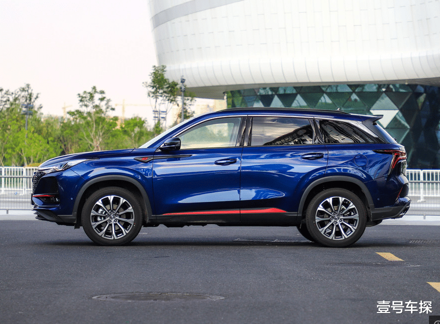 长安CS75|这才是国人认可的好车,配2.0T+8AT,上市就成爆款评价相当高