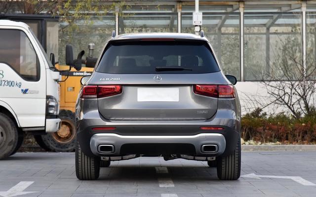 动力：奔驰又被捧红一次，3个月卖13024台，30.28万配七座，一公里4.5毛