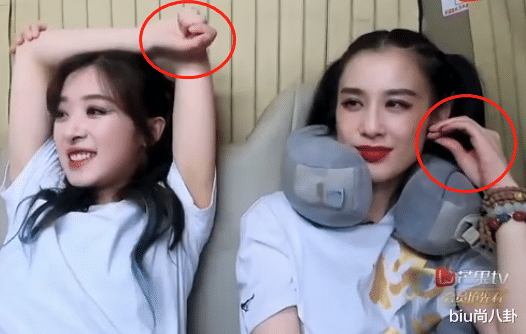 张含韵|张含韵31岁从不晒太阳，黄圣依37岁从不防晒，差距全在手上了