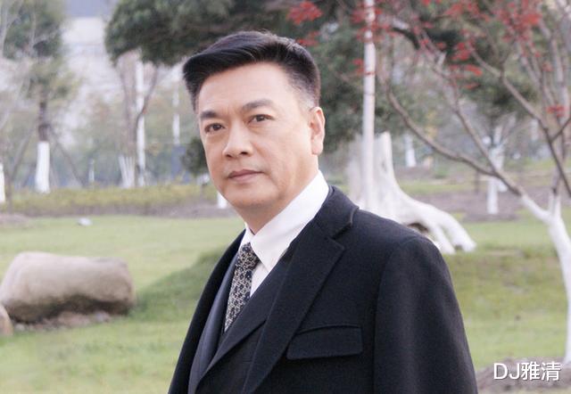 章申|星二代童星出道，颜值不输许亚军却戏红人不红，曾走过弯路，如今58岁越来越帅