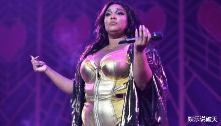 #里佐#《危险边缘》：亚历克斯·特里贝克以里佐一句歌词作为提问，演奏远非音乐，在我们听来仍然是音乐