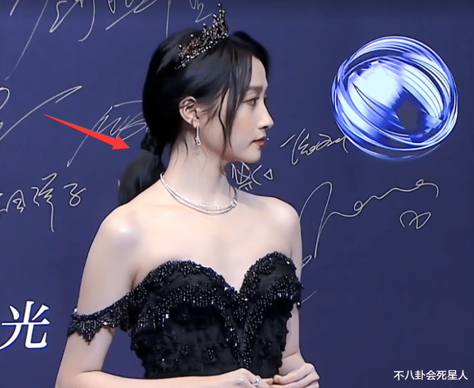 关晓彤|星动红毯比美：赵露思单薄性感，欧阳娜娜胖出赘肉，关晓彤逆袭