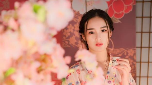 「摩羯座」10天之后，爱落红尘，相思缱绻，风铃送良缘，旧情再续，举案齐眉