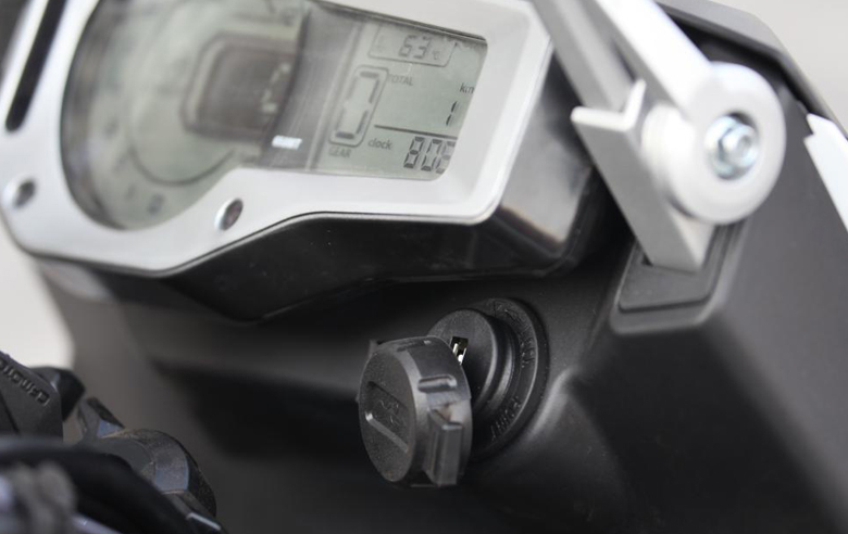 春风650|国产最牛拉力摩托，双缸水冷电喷45kW，可调悬架+ABS，配原厂双箱