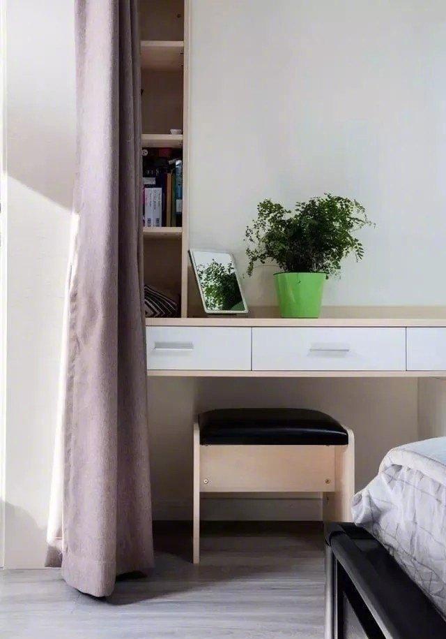 |现代简约风的新房完工，入户鞋柜超漂亮，餐厅卡座也太实用了