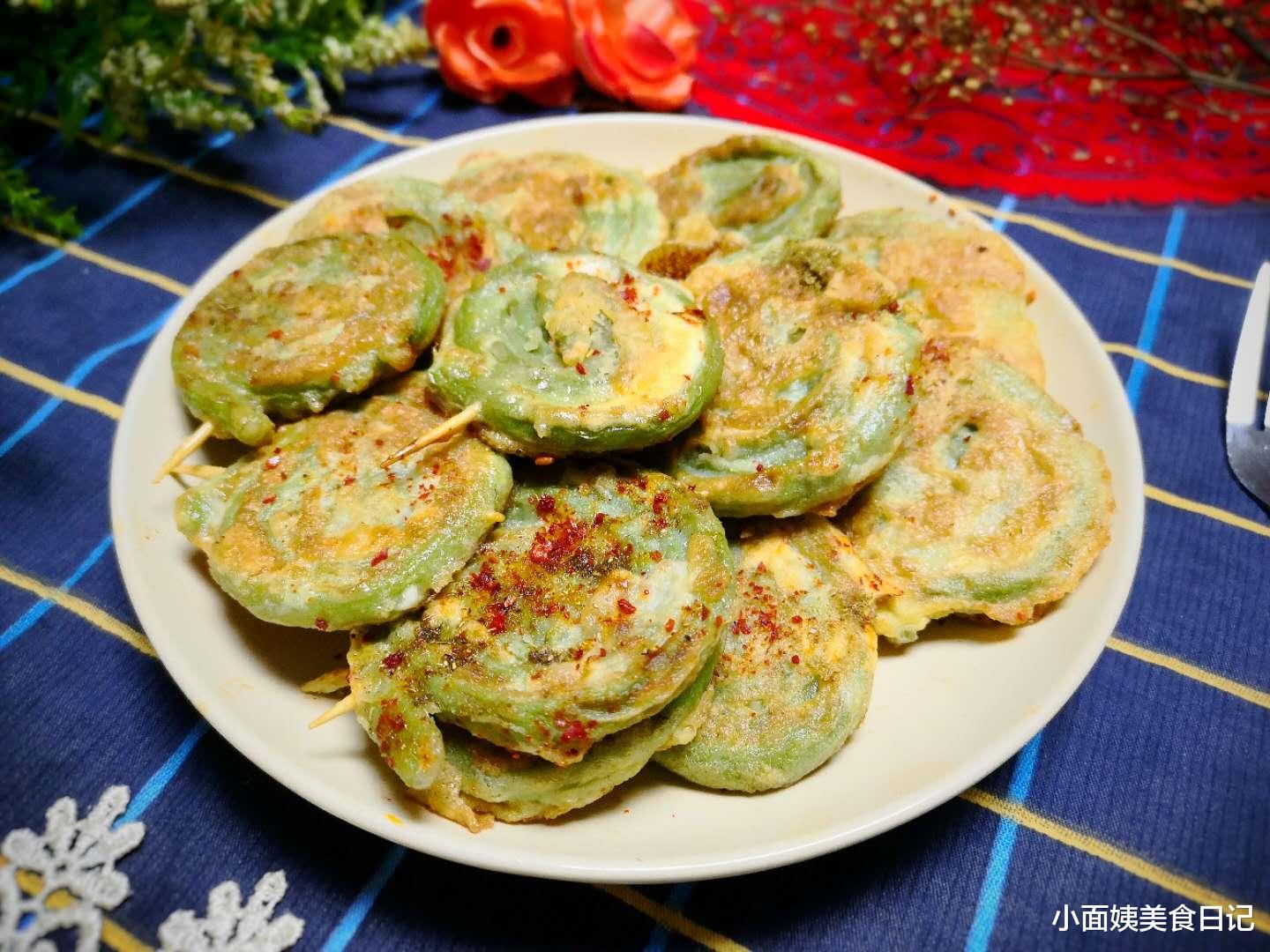 豇豆|入伏后，这菜正当季，2元钱买1捆，卷一卷给孩子做零食外酥里嫩！