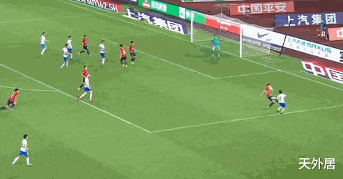 中超|镜头都无法解释!中超看不懂的3分钟:红牌+爆头+不射门也绝平