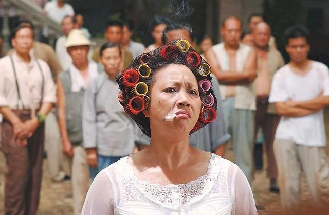『元秋』她因一根烟爆红,骂洪金宝,叫成龙“大鼻”,连周星驰都求她出山