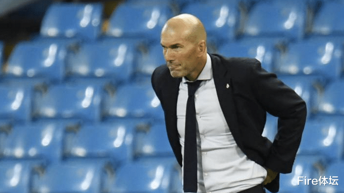 皇家马德里|西班牙4-0却令皇马遭重创!队长无缘戴帽+飞翼伤退,齐祖遇难题