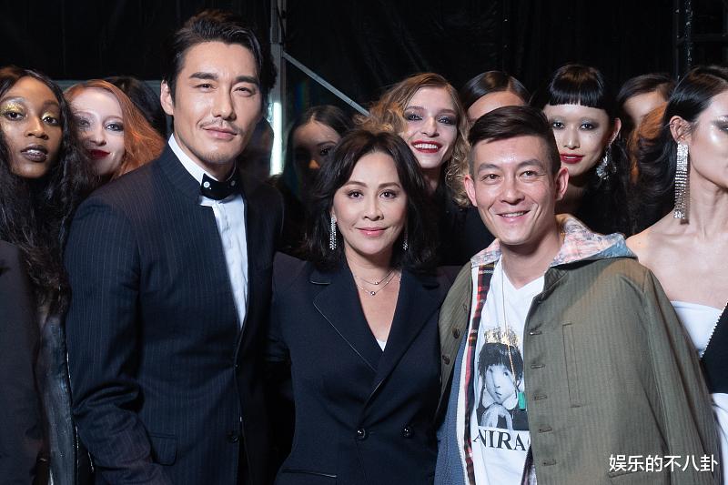 影帝|还记得18年前的《粉红女郎》吗？男主角沦为18线，跑龙套的却成国际影帝！