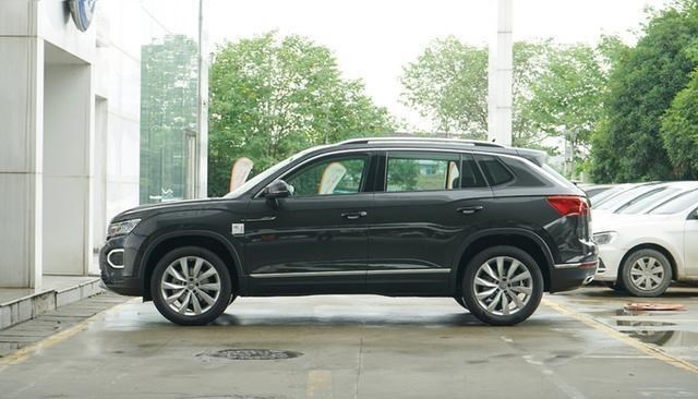 「哈弗h4」大众又成功了!从19万降到14万,30天卖了16576辆,后悔买CRV