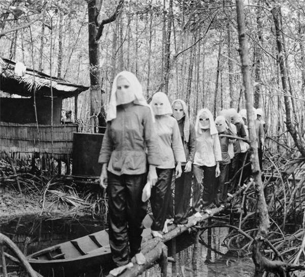 「苏联」美国摄影师藏了半个世纪的老照片, 胆小的还是不要看了！