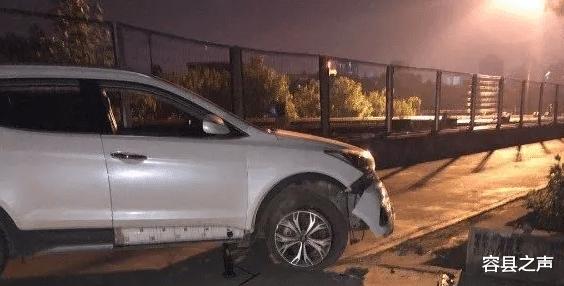 容县之声|男子夜驾途中遇事故，想叫后座好友下车帮忙，却发现已身亡！