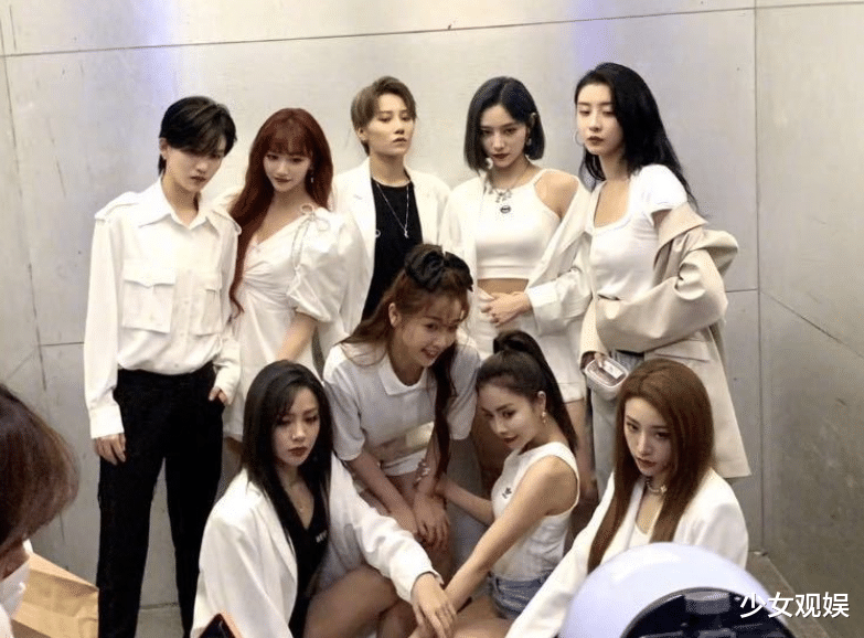 the9全员在后台合影,却听清赵小棠下意识说的话后