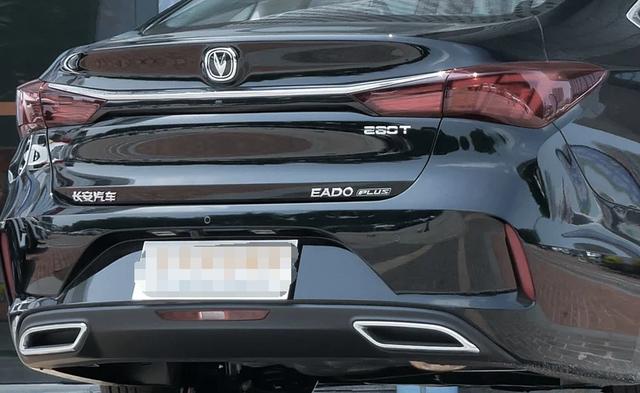 「长安汽车」长安彻底爆发，轴距2米7配主动刹车，上市1个月销量破万，6.6w起