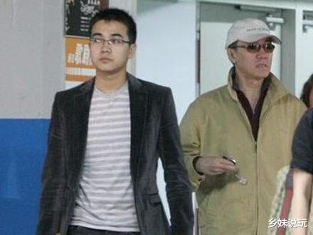 李幼斌|李幼斌：与24年原配离婚，娶3婚史兰芽，看看岳父是谁就明白了