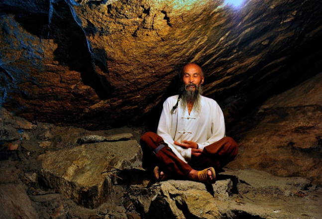 颜夕趣史|终南山有上万人“隐居”,当真是看破红尘?当地村民却称皆是假象