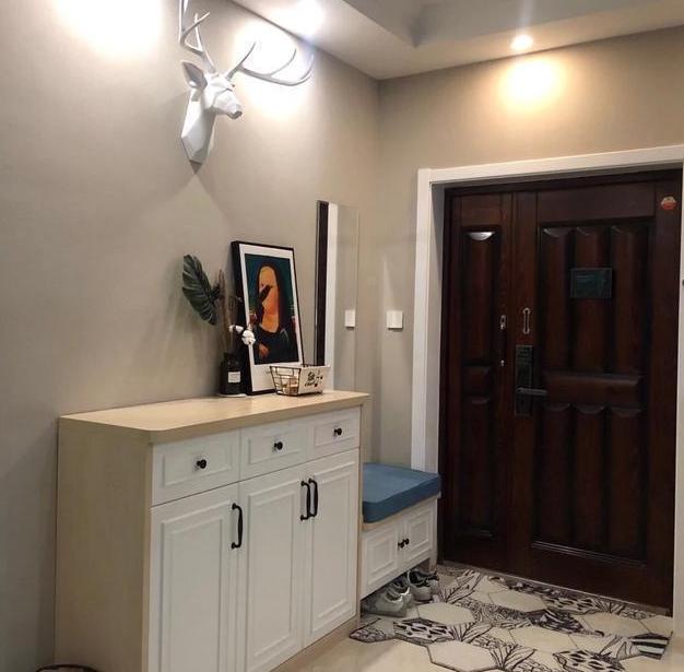 ##奋斗了5年，终于入住82平米的新房，卡座式餐桌真实用，晒晒