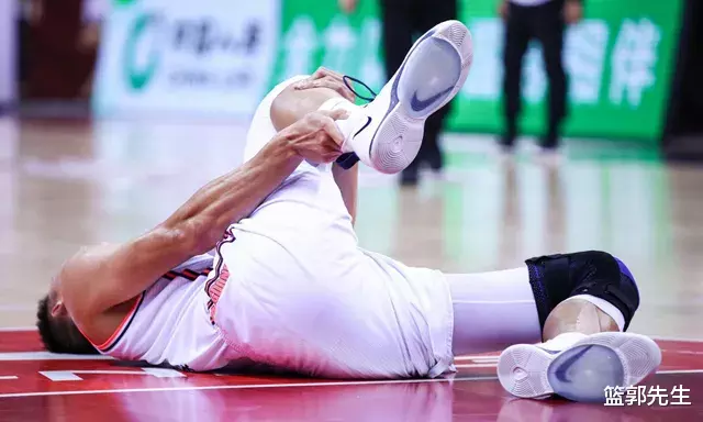 死亡谷|跟腱断裂至少要休息一年，易建联会不会就此退役？朱芳雨回应了