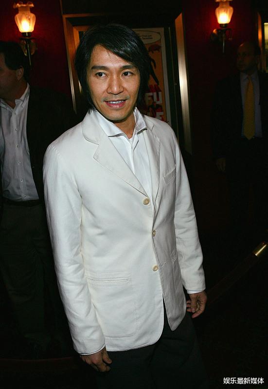 #周星驰#上亿人在家隔离期，硬生生把周星驰，电影推到华语榜首