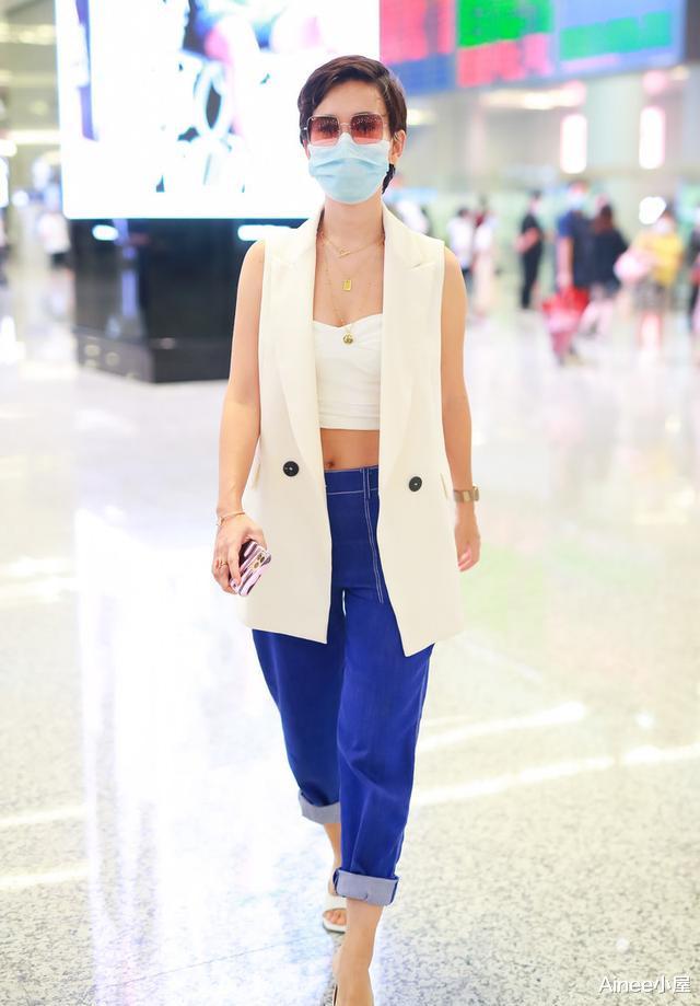 马甲|卢靖姗太适合短发了,背心配马甲牛仔裤,女强人气场却掩盖不住