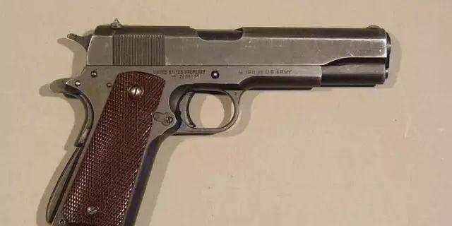历经两次世界大战的名枪，M1911半自动手枪