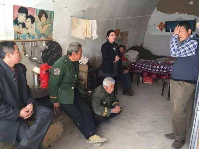 二胎@拒养弟弟，父母将儿子告上法庭，网友说：弟弟变成“儿子”