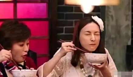 ##“吃面条”才是辨别演员的照妖镜，看到最后那位，网友：敢不敢吃的再假点？