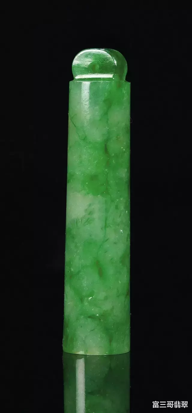 「文玩」精品翡翠玉器赏析：珍藏在故宫博物馆的极品翡翠，美到极致！