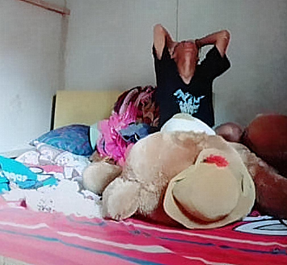 睹图|男子出国打工5个月回家，结果发现女友和自己最好的朋友在一起了