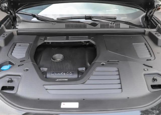 宝马X6：吉利版“宝马X6”进店，限量1005台，全面了解后，车友：等不及了