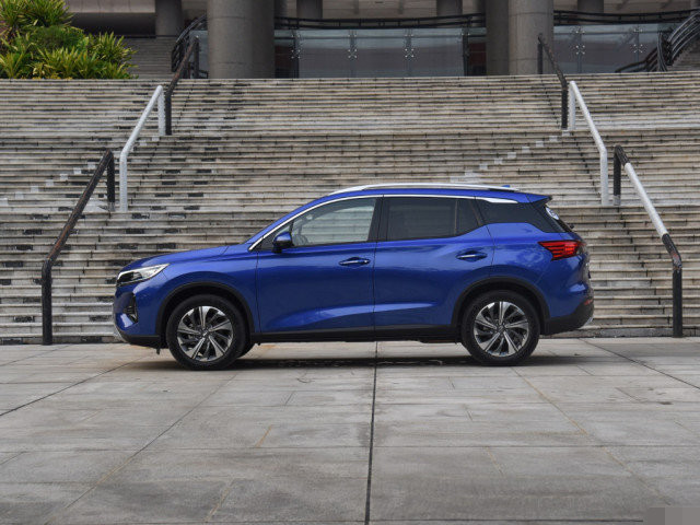 传祺GS4|国产Suv新贵，传祺GS4起售不到8万，6月卖出12500台，放弃博越