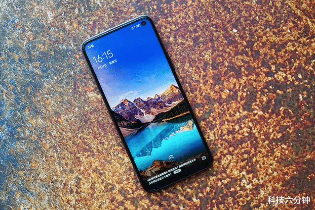 一加科技■5月份想换手机别跟风！这三款都是高配低价，用三五年不过时