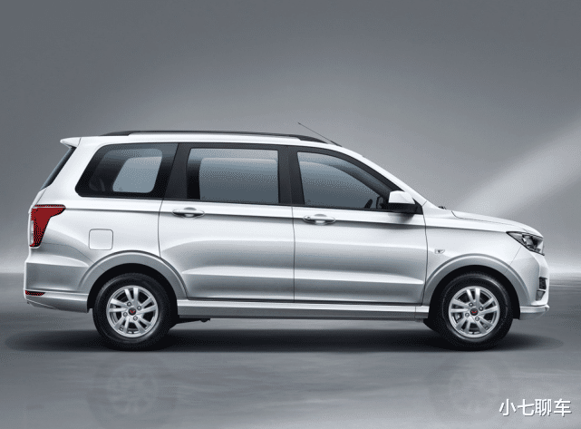 [五菱宏光S]全新款五菱宏光S来了，气场更加强大，搭1.2L四缸引擎，4.28万起