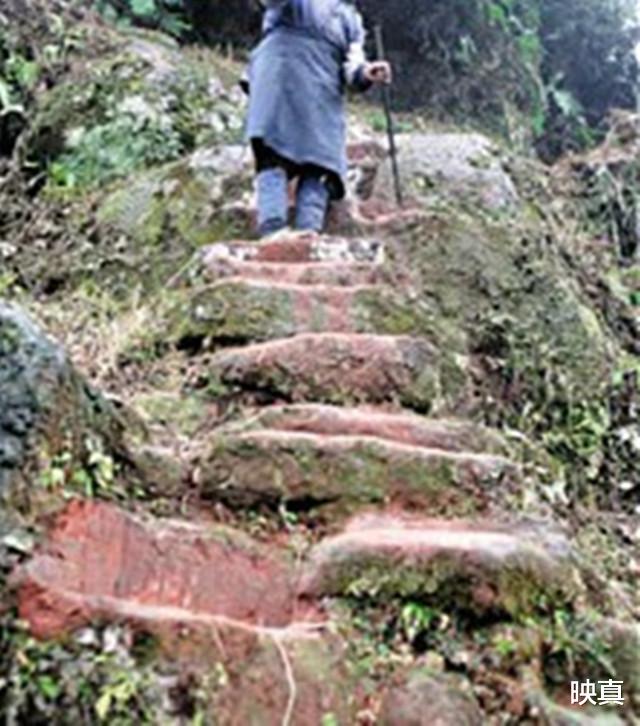 『江津』21岁小伙爱上31岁寡妇，私奔进深山50年养7个孩子，真爱却受质疑