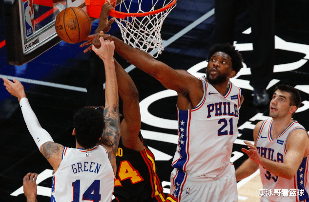 老鹰队|爆冷18分大胜！老鹰6人得分上双，恩比德24+11，霍华德7+11创纪录