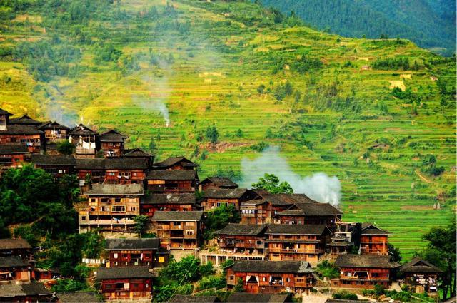 『苗寨』这里是世界最大苗寨，被誉为中国苗都