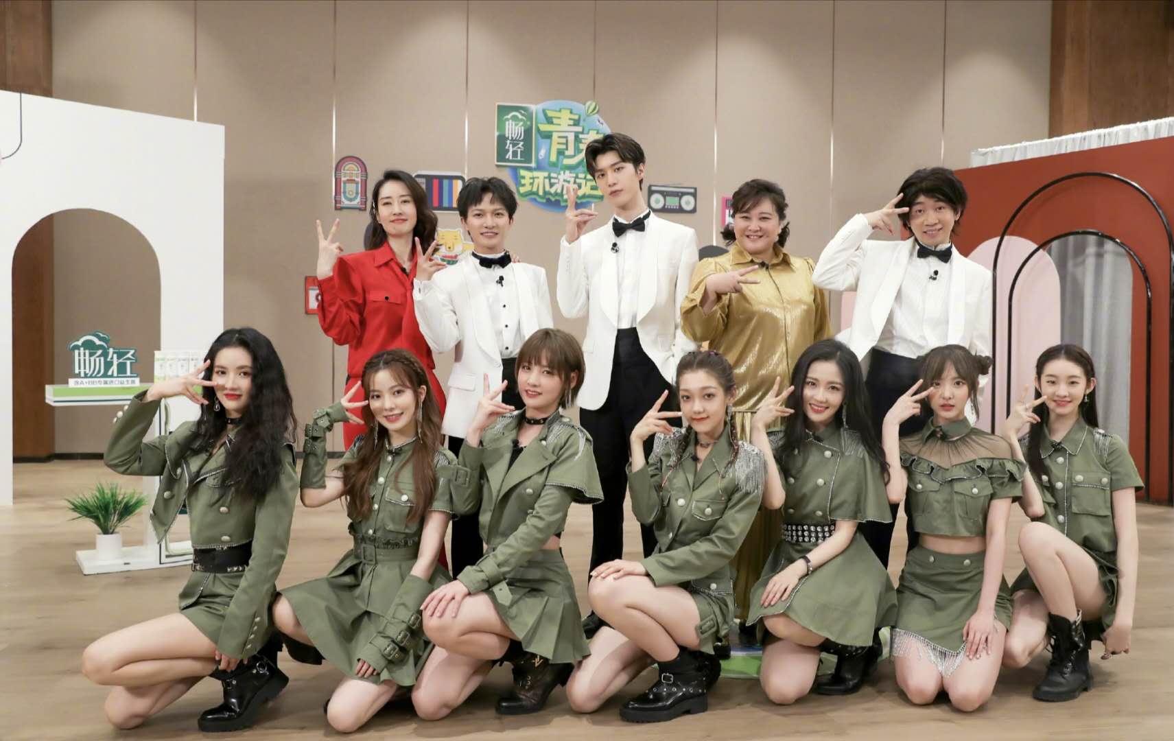 谢霆锋|硬糖少女新歌发布会，希林C位抢眼，没想到刘些宁成全团最胖