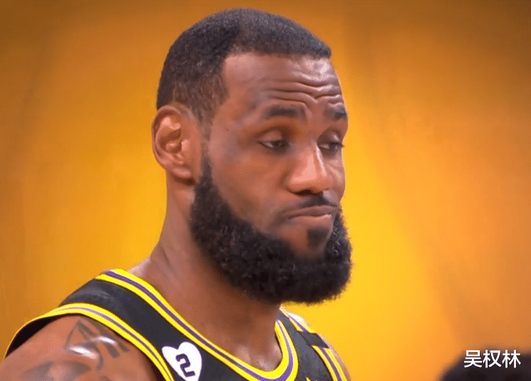 安东尼·戴维斯|热火真要大翻盘？浓眉无对抗受伤，手捂跟腱太像KD，詹皇无奈摇头