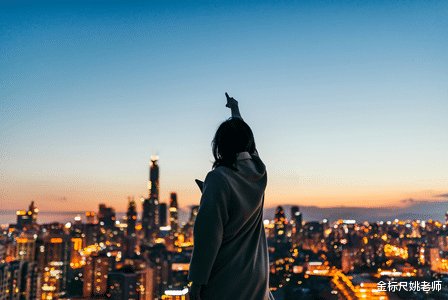 【】普通人22岁考上公务员，奋斗多少年，才能混个县长当当？