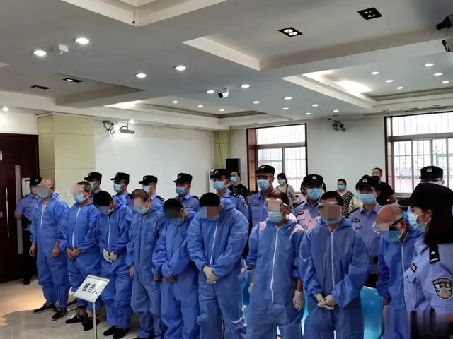 民警@横行乡里为非作歹，西安这9名“村霸”获刑了