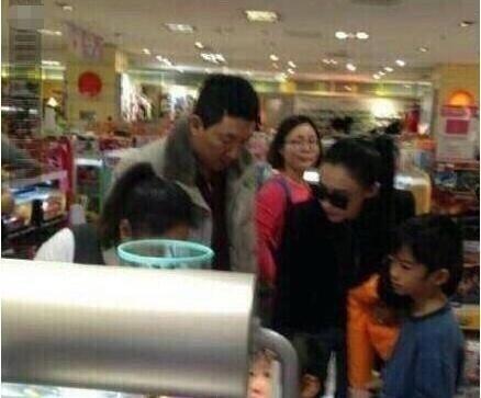 张柏芝|张柏芝第三胎生父曝光?出生登记「父亲栏」泄露,朱皮解开谜团?