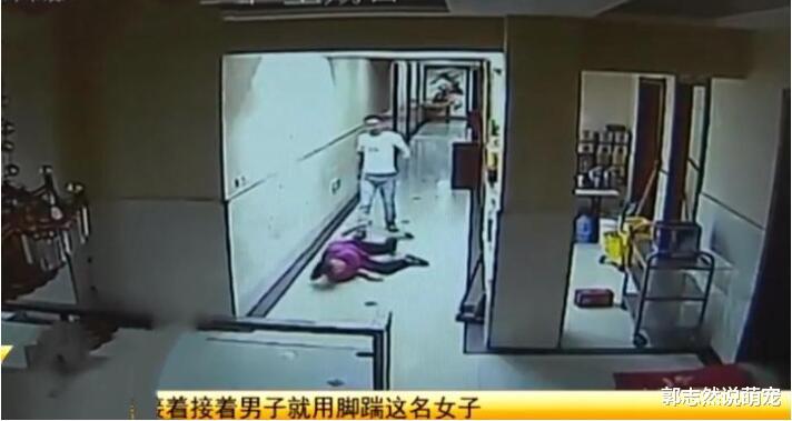 男子喝酒后暴打女服务员, 致其死亡, 男子: 她不来为我们倒酒