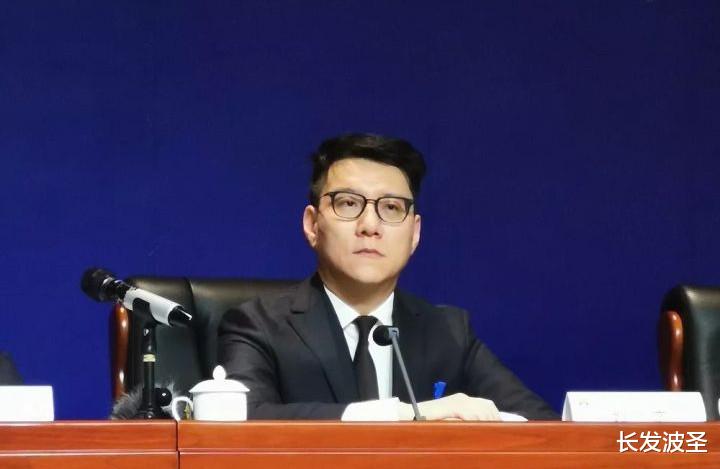 『中国足协』中国足协完成内部调整，前经纪人兼商人刘奕秘书长成关键先生
