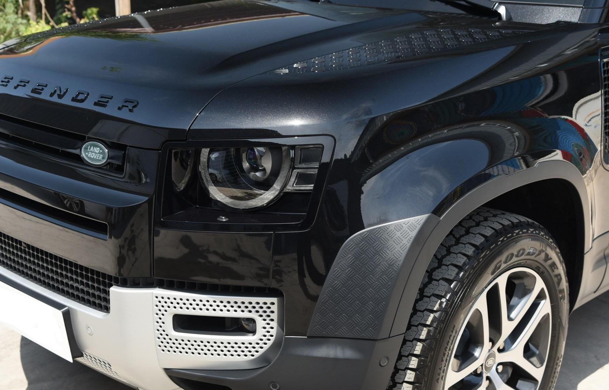 路虎卫士|越野市场又一“搅局者”,车长5米多,全铝制车身+3把差速锁