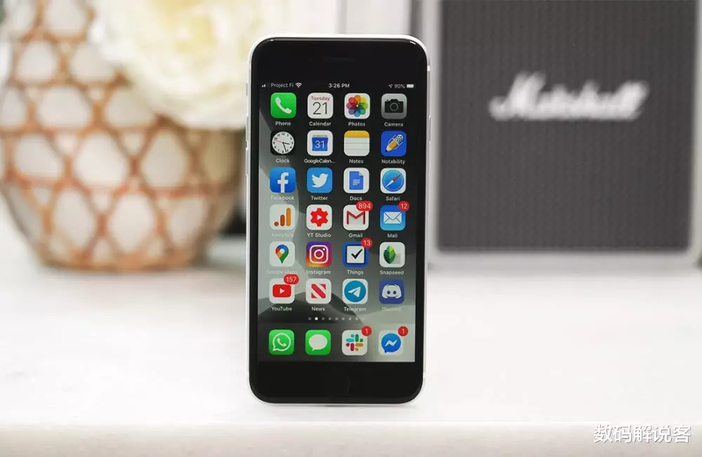 iPhone SE：iPhone SE成本被曝光，利润远高华为、小米，但依旧迎来“哄抢”