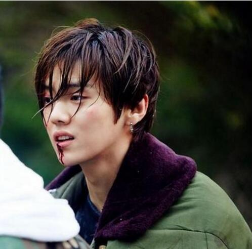 影帝：同为影帝，一个花9个月练一身肌肉，一个花27万贴一身假肌肉