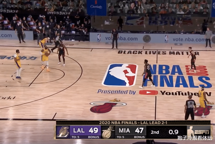 勒布朗·詹姆斯|诡异！还剩3秒詹姆斯坚决不攻 隆多暴怒砸球弹到8米高 老詹咬紧牙套