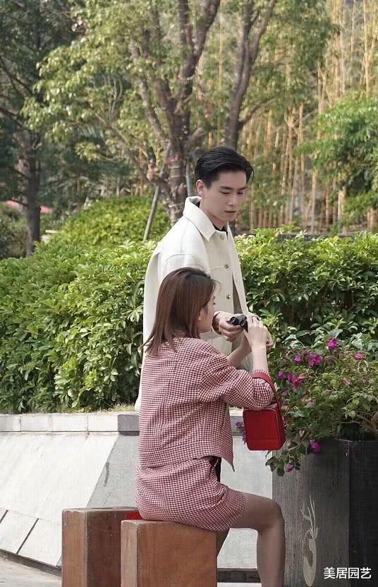 『电视剧』胡一天新剧搭档1米72女主，泳池剧照曝光，网友：才不信你只有188